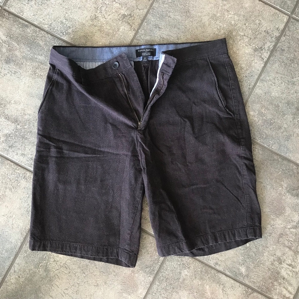 Banana Republic Men’s 34       Emerson Shorts